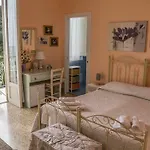 Sikelia Bed & Breakfast 3*